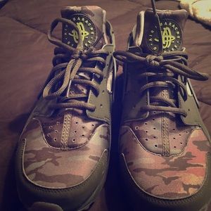 Air huarache camo Nike’s